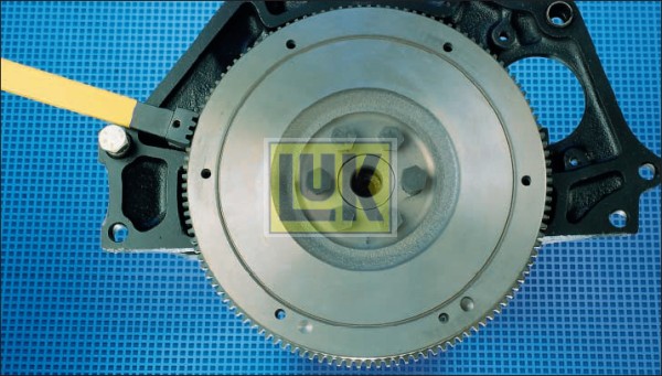 Ilustracja 400 0035 10 LUK klucz ustalający, koło zamachowe