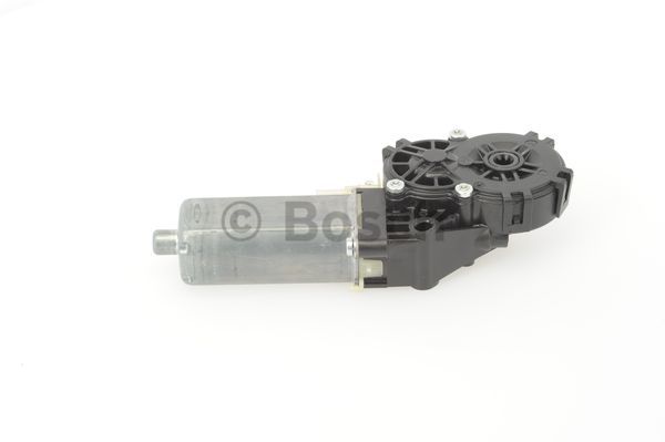 Ilustracja 0 390 203 313 BOSCH silnik elektryczny
