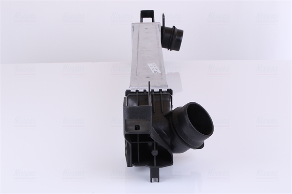 Ilustracja 96379 NISSENS chłodnica powietrza doładowującego - intercooler