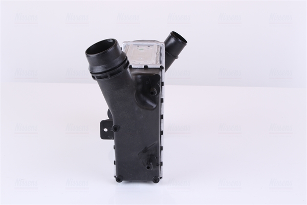 Ilustracja 96410 NISSENS chłodnica powietrza doładowującego - intercooler